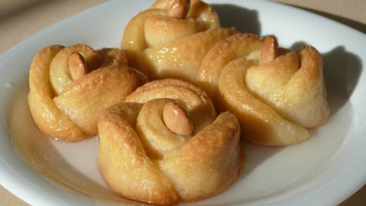 Gül Tatlısı İrmikli Tarifi ve Malzemeleri